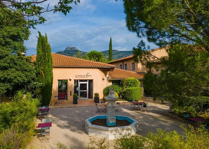 Logis Hotel Noemys Pont De L\'Etoile