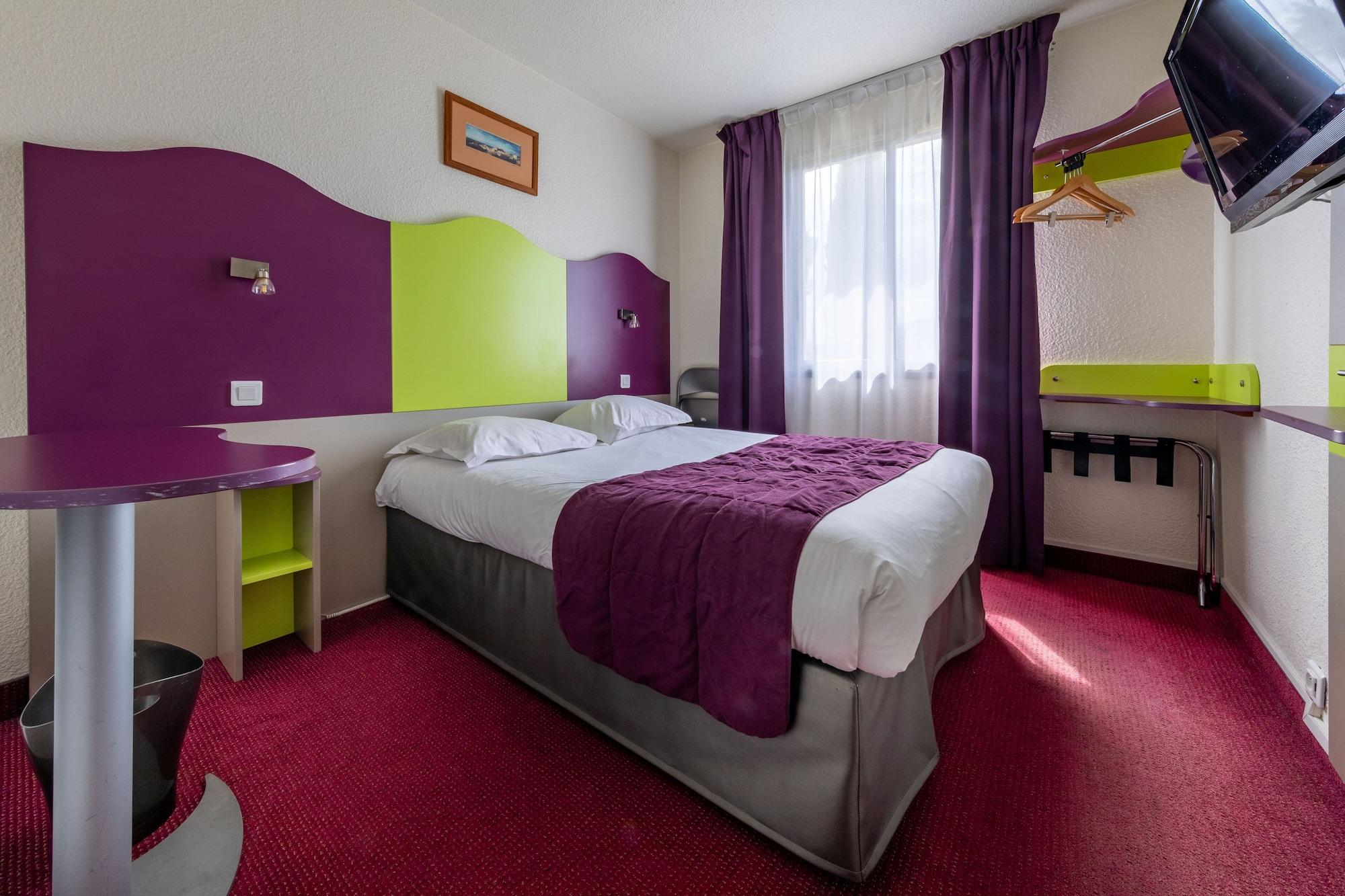 Logis Noemys Pont De L'etoile Hotel 3*