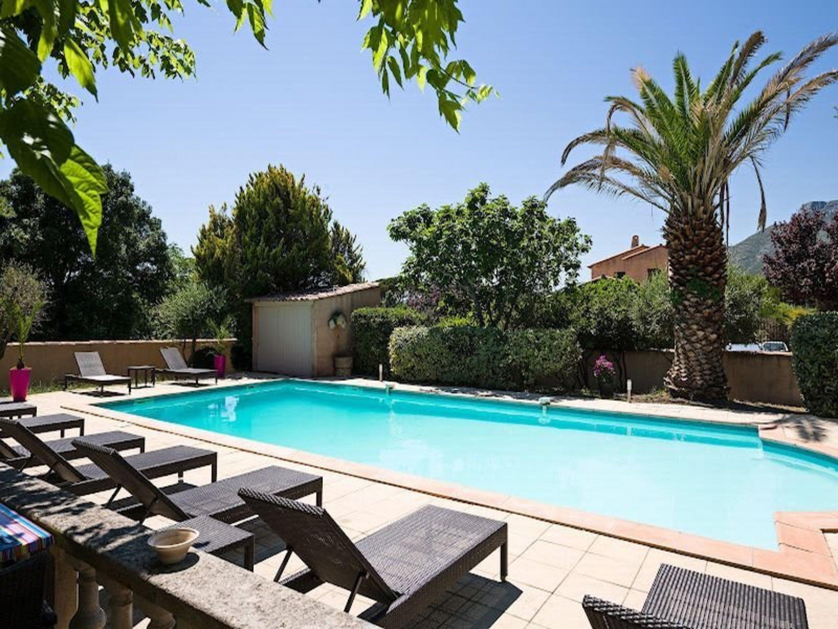 Hotel Logis Noemys Pont De L'etoile 3*