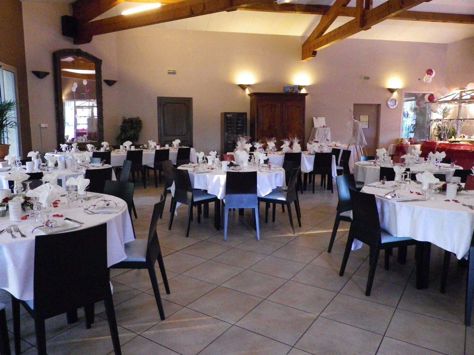 Hotel Logis Noemys Pont De L'etoile