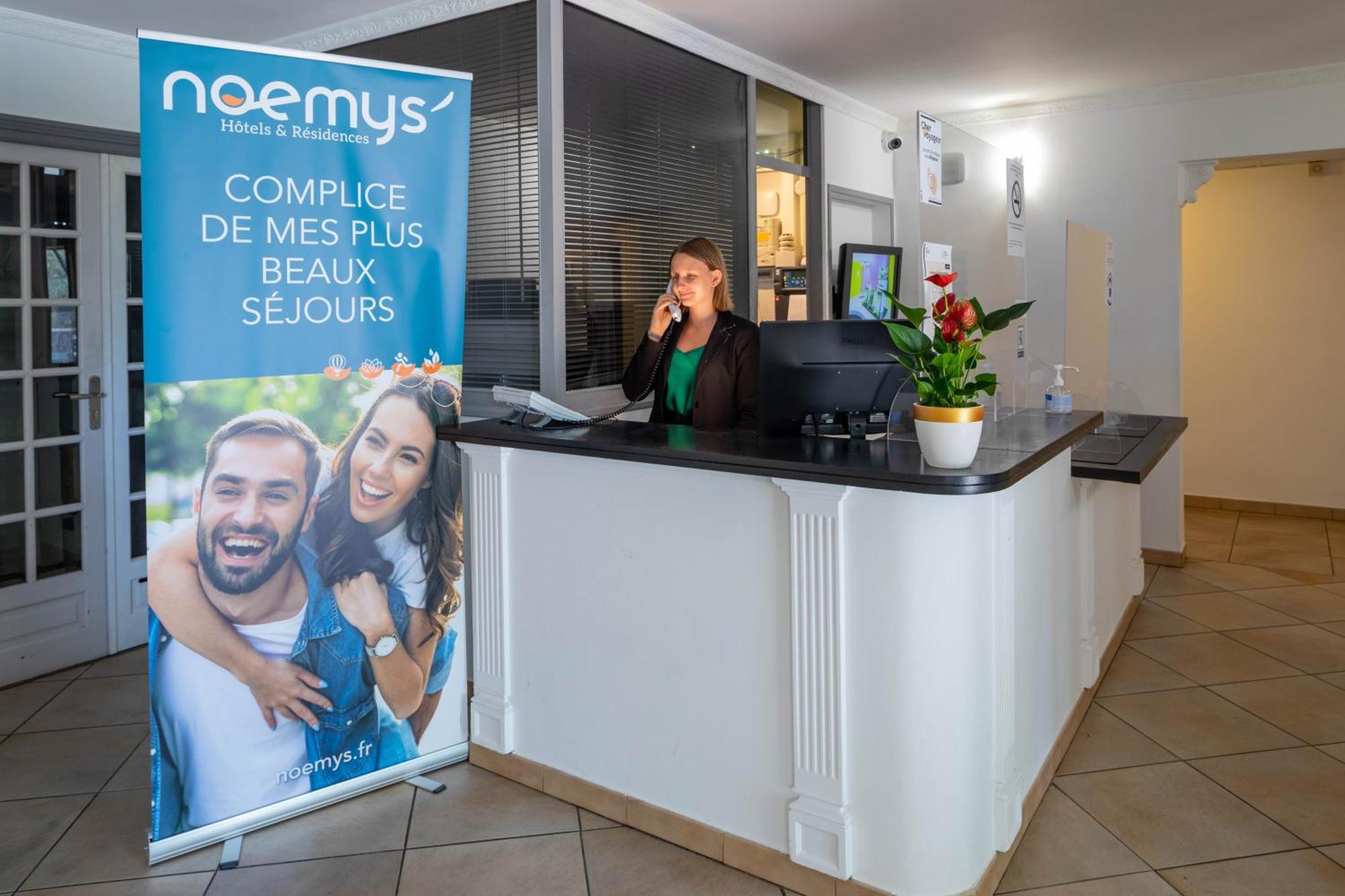 Logis Noemys Pont De L'etoile 3*