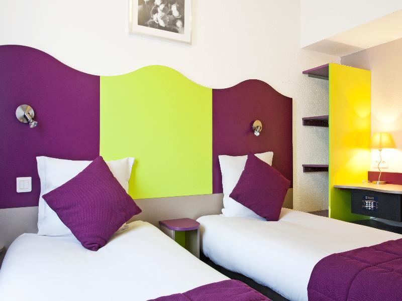 Hotel Logis Noemys Pont De L'etoile 3*