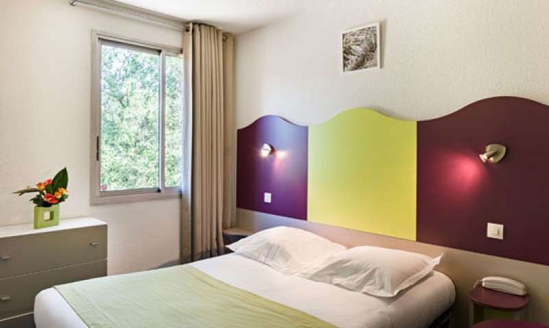 Hotel Logis Noemys Pont De L'etoile 3*