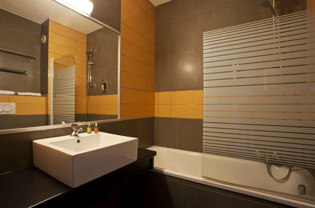 Logis Noemys Pont De L'etoile Hotel